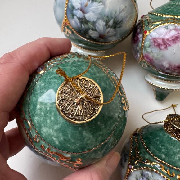 VTG The Bradford Exchange 1998 Hummingbird Series Ceramic 4” Ornaments Set of 4 - Picture 5 of 16